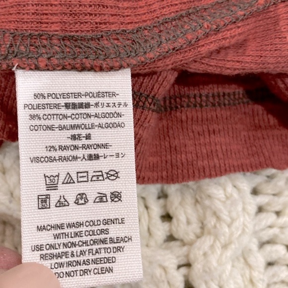 We The Free thermal top with split back size small - Picture 10 of 11